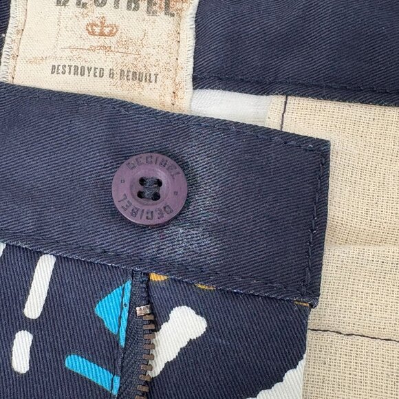 Decibel Cargo Jogger Shorts Pants Mens 38 Multicolor Geometric Navajo Print NWT - Picture 10 of 15